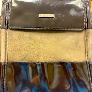 GUCCI Brown Patent Leather Medium Bag with suede trim.